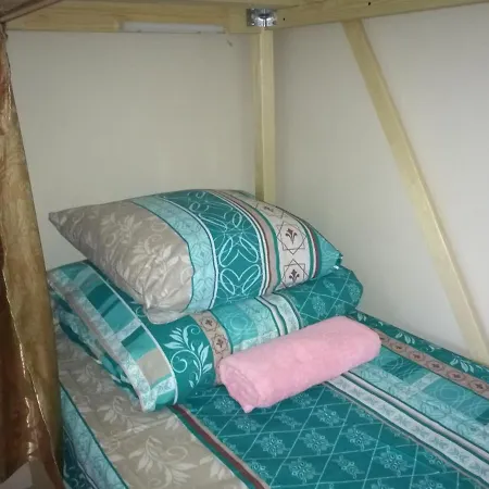 Maksian Hostel *