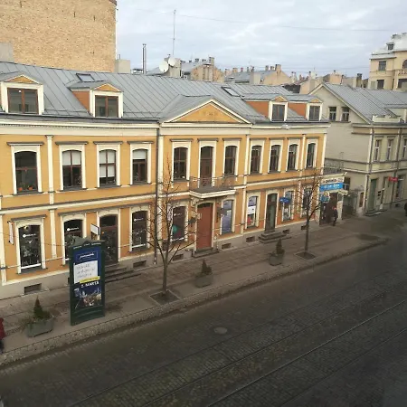 Maksian Hostel *